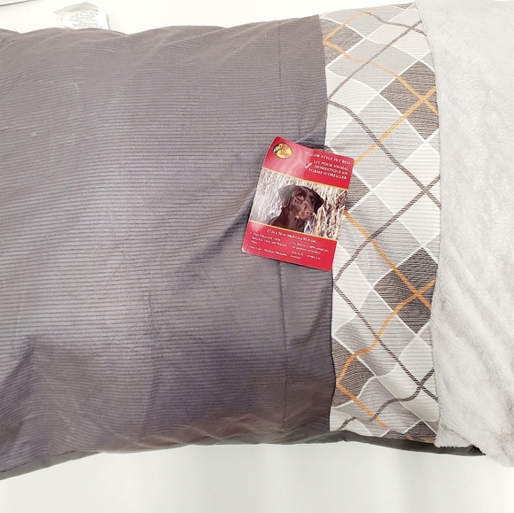 Bass Pro Shop Dog Bed Grey - Picture 2 of 3